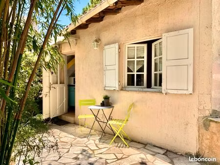 maisonnette 1 pièce avec jardinet privatif au calme