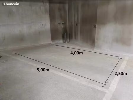 place de parking en sous-sol sécurisé (proche t6)