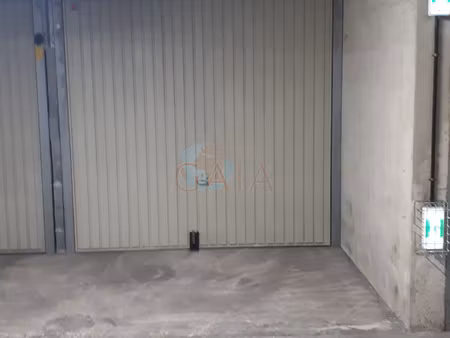 cannes montfleury garage au sein de la villa le lys au sous-
