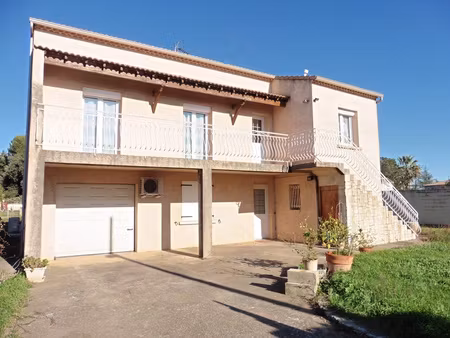 villa 6 pièces 157 45 m2 avec grand terrain et piscine