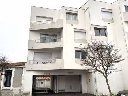 vente garage et parking aux sables-d'olonne (85100) : à vendre / les sables-d'olonne