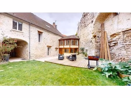 bâtisse atypique 190 m2 prix 280 000