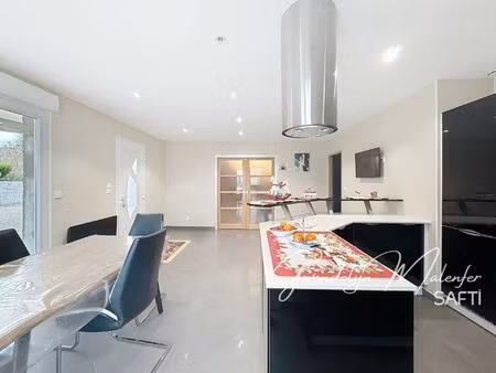 maison de plain pied en campagne avec dépendance