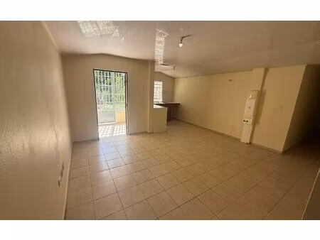 location appartement  m² t-3 à saint-laurent-du-maroni  915 €