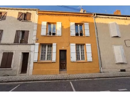 maison de ville avec un gros potentiel