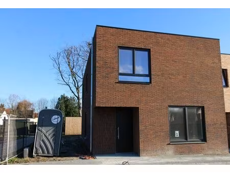 volledig afgewerkte ben nieuwbouwwoningen op 324m² tot 616m²