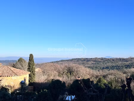 maison de village avec vue  terrasses  jardinet et stationnement