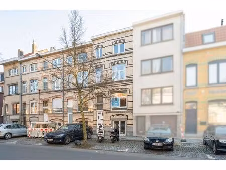 topgelegen rijwoning met veel potentieel vlakbij het centrum