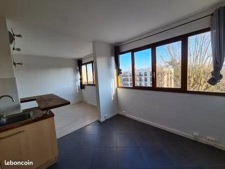 studio 1 pièce 26 m²