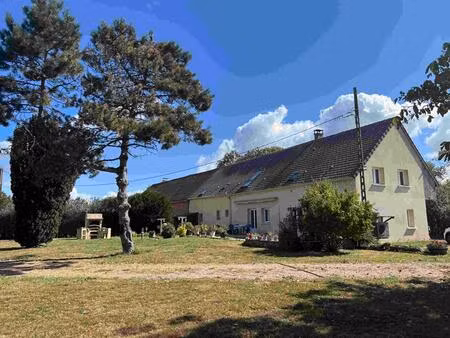 61500 sees l'eveche  grande longère  14 pièce(s)  10 chambres  420 m2 environ   prix 375 0