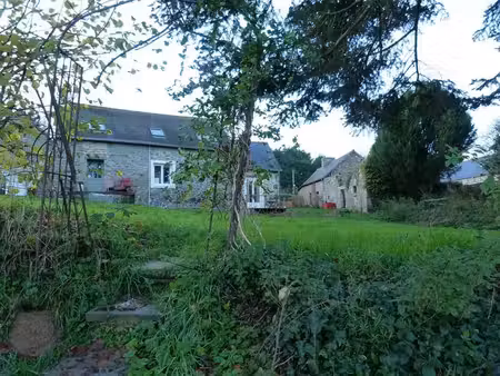 jolie longère avec ses dépendances sur 5656 m2