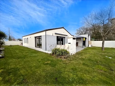 vente maison 4 pièces 97 m² à etaules (17750)  348 150 €