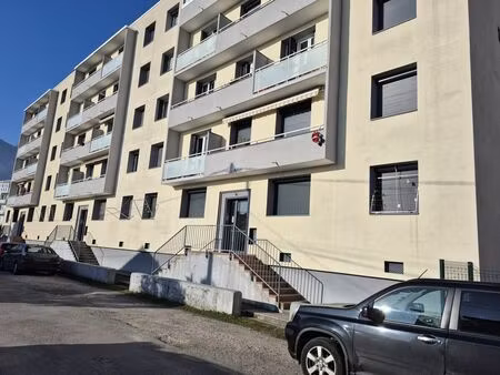location appartement 3 pièces 52m2 fontaine 38600 - 700 € - surface privée