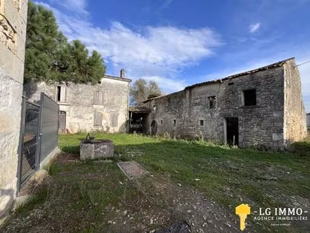 ensemble immobilier  2 locations  maison à rénover  dépendances