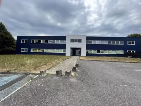 bureaux à louer à orvault avec parking sécurisé et espaces rénovés