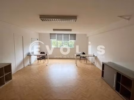 à louer - bureaux lumineux à châtillon  proche métro