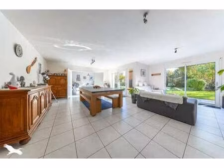 vente maison à nesmy (85310) : à vendre / 216m² nesmy