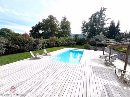 villa contemporaine avec piscine