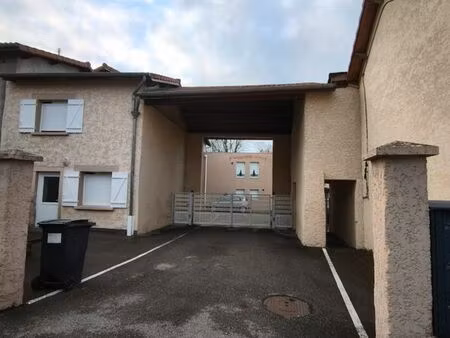 garage fermé s/sol accès facile