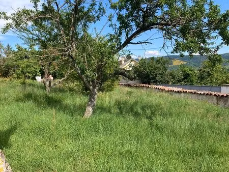 terrain constructible centre village