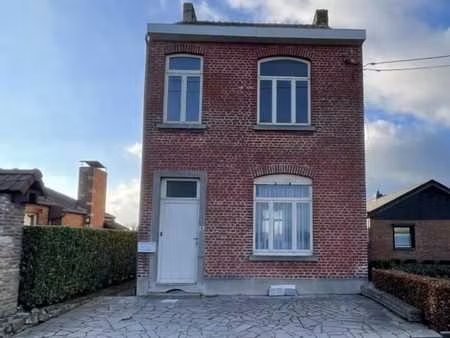 maison d'habitation 4 façades avec jardin