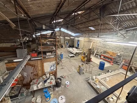 entrepôt / local industriel à saint seurin sur l isle de 438 m2