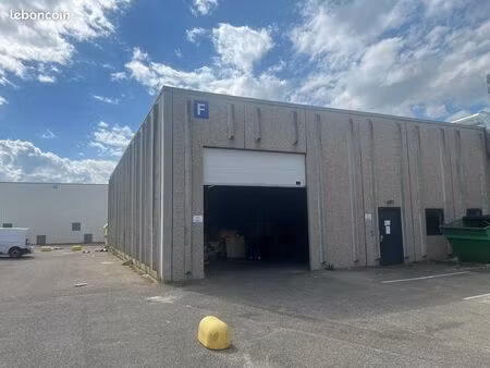 local d'activité 1 285 m²