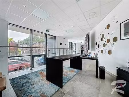 superbe surface commerciale idealement situee