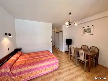 studio 1 pièce 32 m²