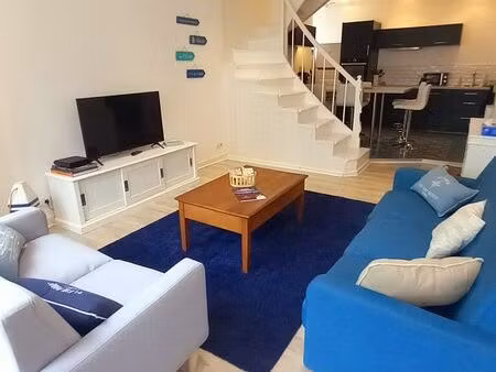 maison de ville rénové 2 chambres 30m du port