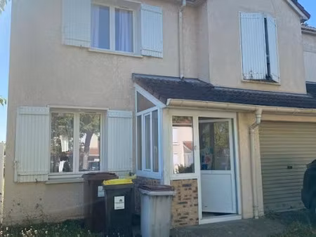 location maison 4 pièces 92 m² à villabé (91100)  1 620 €