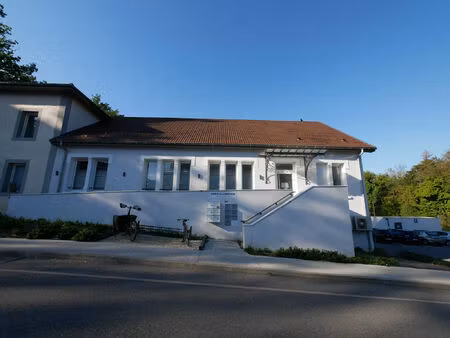 location commerce 18 m² à annecy (74940)