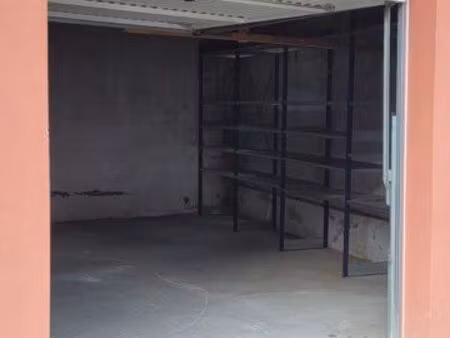 box de stockage / garage 32m2