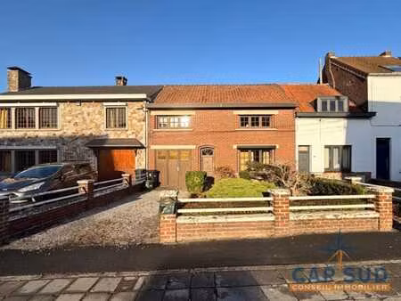 maison 2 façades à montigny-le-tilleul