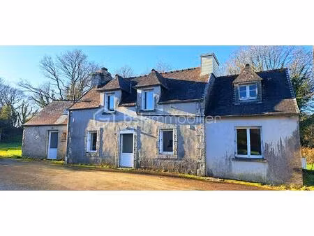 maison en pierre de 118 m² à brennilis