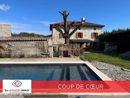charmante maison de 6 pièces avec piscine et terrain exceptionnel à geyssans.