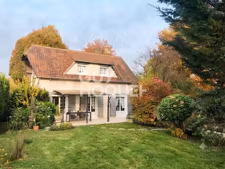 maison à vendre proche ezy-sur-eure ? cadre privilégié  jardin arboré et quartier recherch