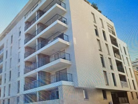 parking aux catalans - 1 rue charras