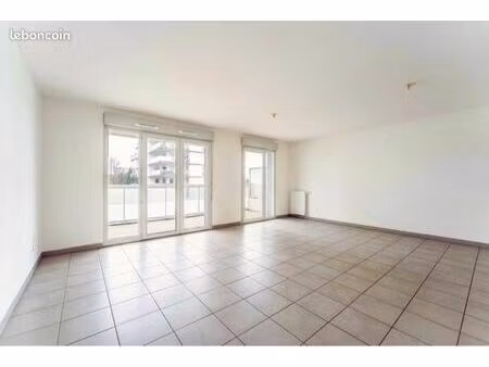 t4 à louer - grande terrasse  bordeaux bacalan / bordeaux lac