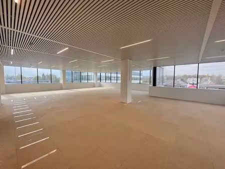 1 150 m² de bureaux haut de gamme à louer à proximité de ...