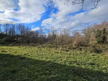 terrain à bâtir de 2455m² avec vue sur la campagne environnante