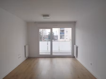 location appartement 2 pièces 43 m² à saint-sebastien-sur-loire (44230)  690 €
