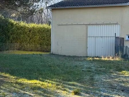 hangar pour stockage et dépôt