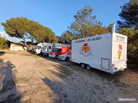 hivernage  stationnement  place de parking pour voiture  remorque  camion  caravane  campi