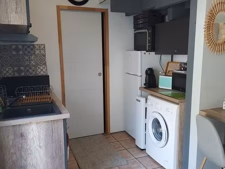 location studio meublé