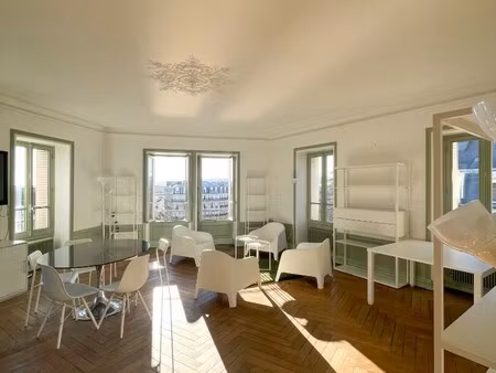 location local commercial 7 pièces