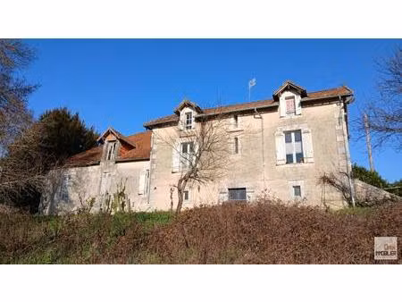 propriété 22 ha  2 maisons  étang  ruisseau  sources