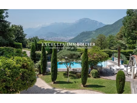 à vendre propriété d'exception de 335 m2 avec vue panoramiqu