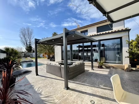 à vendre villa contemporaine avec piscine  jacuzzi & prest