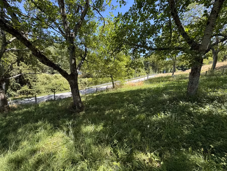 terrain constructible de 1698m2 sur la commune de la forter